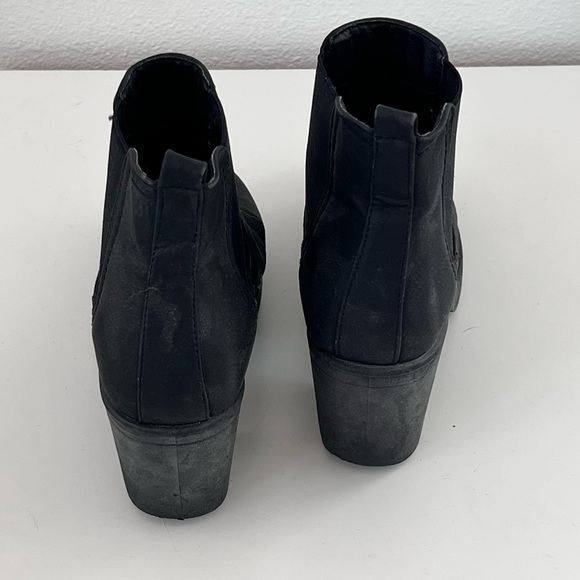 Boohoo Chelsea Boots Black — Size 4 UK (size 6 US) - Picture 4 of 6